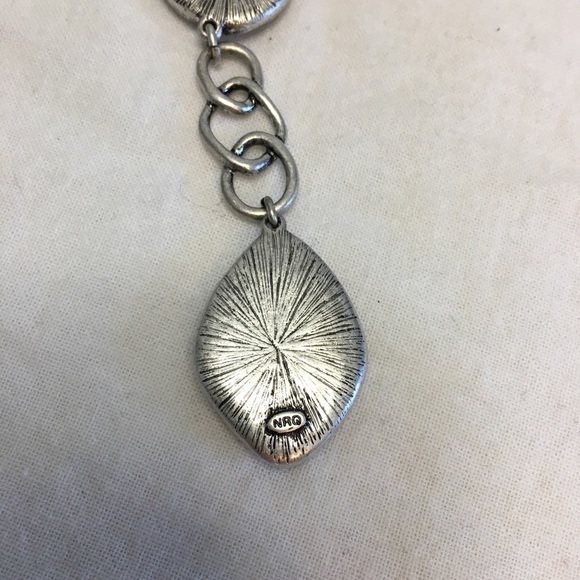 VTG Avon NRQ Necklace and Earrings Set - Picture 10 of 13